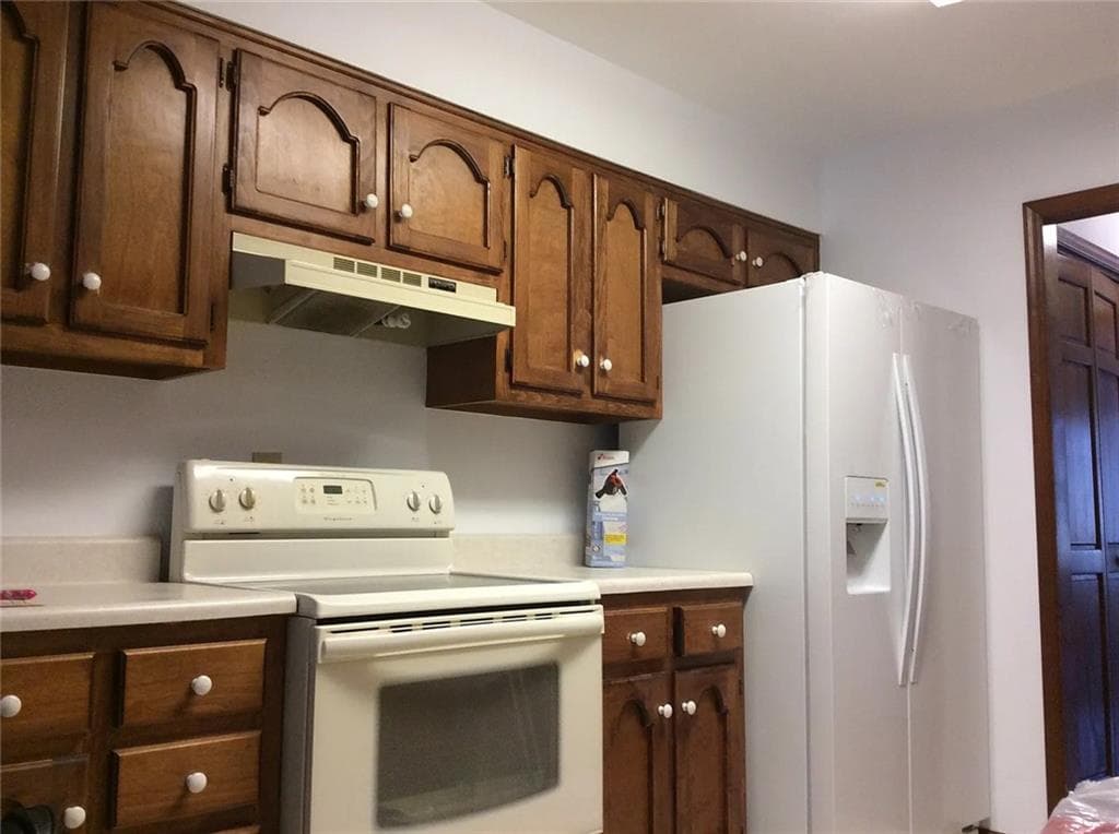 2 bedroom, 2 bathroom, 1,320 sq ft townhouse for sale at 7090 Williamsburg Drive, Riverdale, GA 30274 — photo 4
