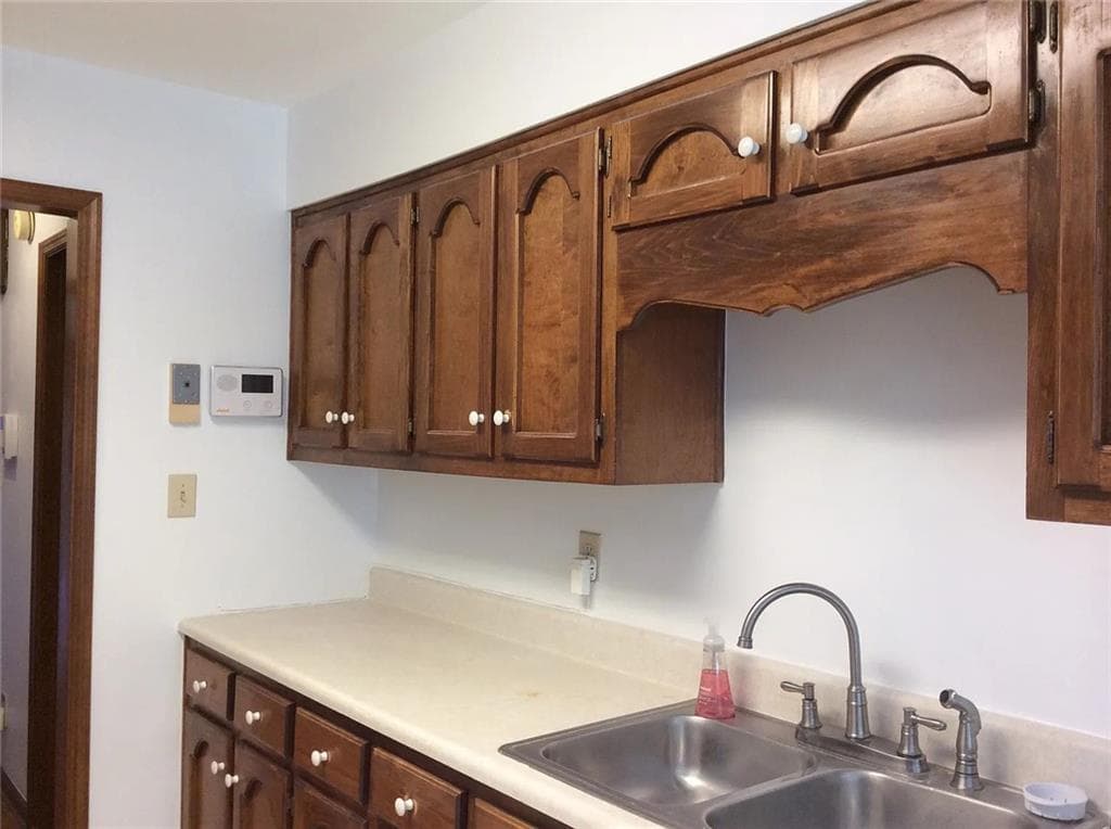 2 bedroom, 2 bathroom, 1,320 sq ft townhouse for sale at 7090 Williamsburg Drive, Riverdale, GA 30274 — photo 7