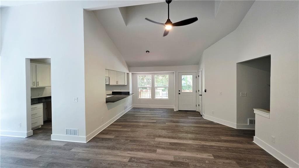 5 bedroom, 3 bathroom, 2,060 sq ft single family residence for sale at 4610 Kings Crossing Drive, Kennesaw, GA 30144 — photo 7