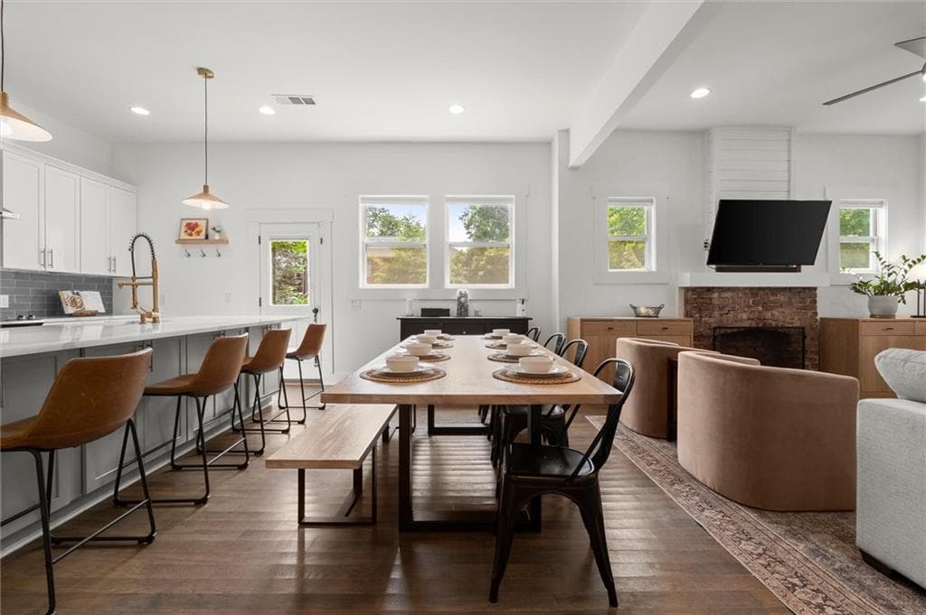 4 bedroom, 2 bathroom, 1,999 sq ft single family residence for sale at 1367 Lucile Avenue, Atlanta, GA 30310 — photo 9