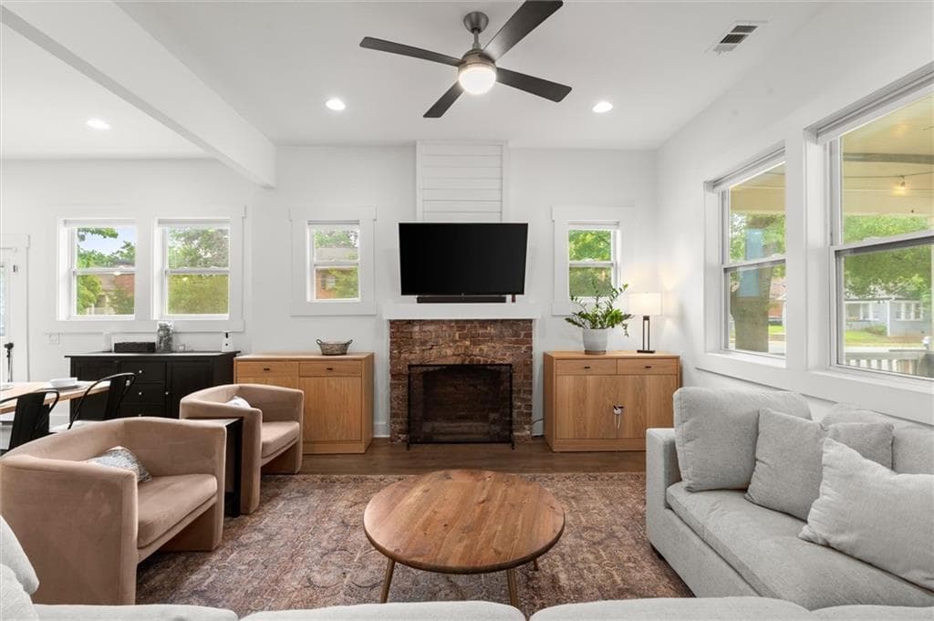 4 bedroom, 2 bathroom, 1,999 sq ft single family residence for sale at 1367 Lucile Avenue, Atlanta, GA 30310 — photo 6