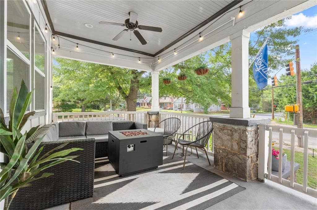 4 bedroom, 2 bathroom, 1,999 sq ft single family residence for sale at 1367 Lucile Avenue, Atlanta, GA 30310 — photo 3