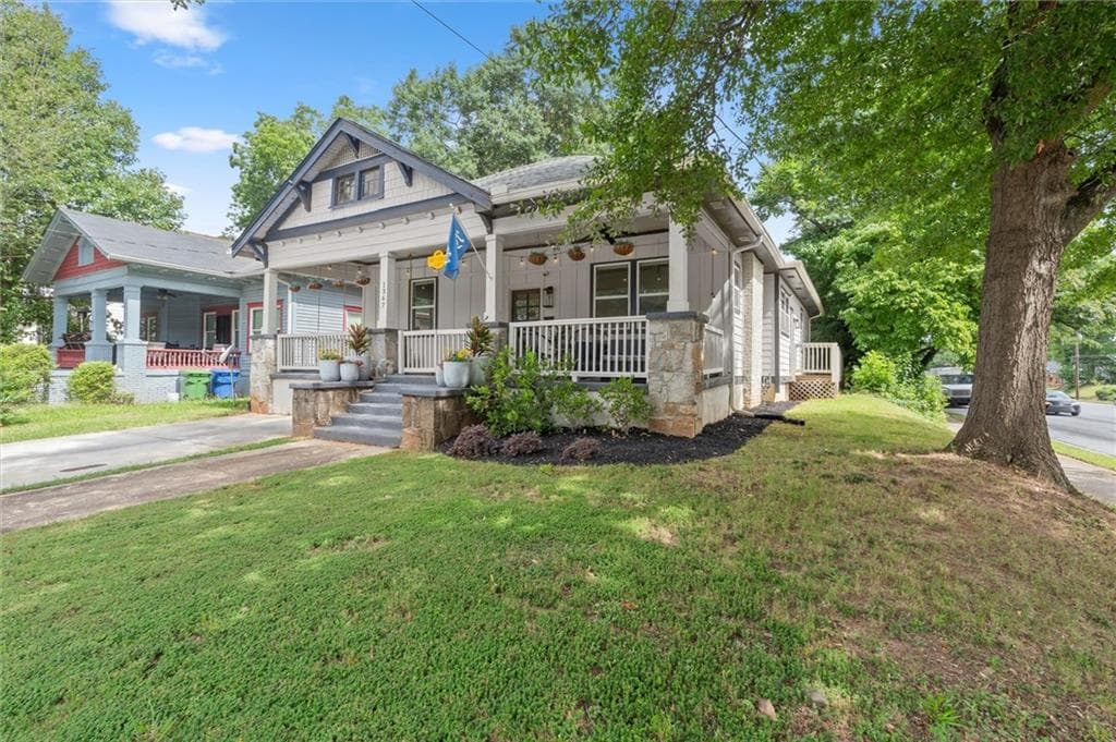 4 bedroom, 2 bathroom, 1,999 sq ft single family residence for sale at 1367 Lucile Avenue, Atlanta, GA 30310