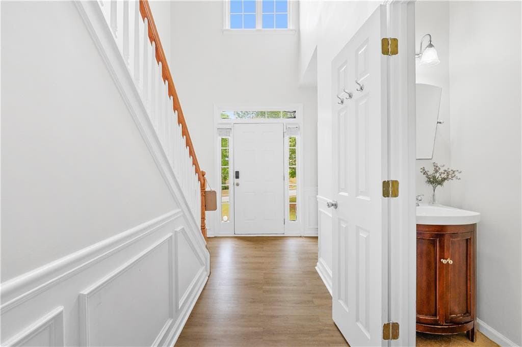 5 bedroom, 3 bathroom, 2,532 sq ft single family residence for sale at 4017 Wyndam Hill Drive, Suwanee, GA 30024 — photo 3