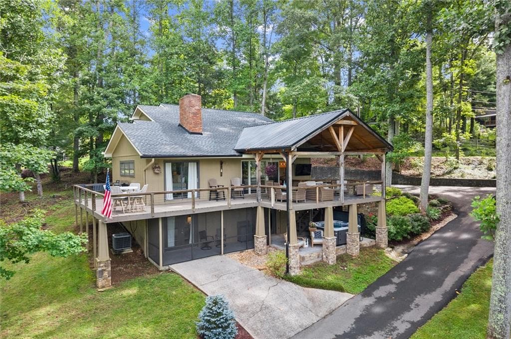 4 bedroom, 4 bathroom, 3,201 sq ft single family residence for sale at 3755 Woods Creek Drive, Young Harris, GA 30582 — photo 3