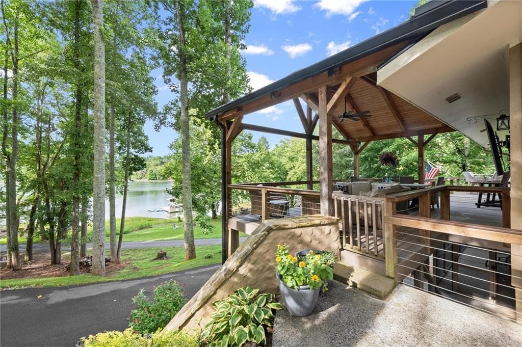 4 bedroom, 4 bathroom, 3,201 sq ft single family residence for sale at 3755 Woods Creek Drive, Young Harris, GA 30582 — photo 7