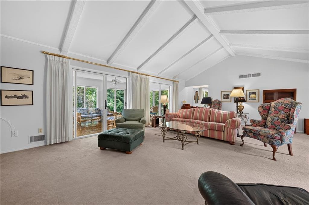 4 bedroom, 5 bathroom, 2,434 sq ft single family residence under contract at 115 Farmstead Lane, Roswell, GA 30075 — photo 8