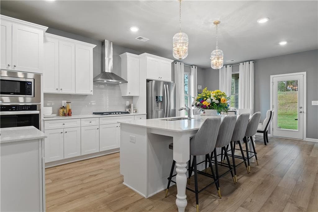 5 bedroom, 5 bathroom, 3,699 sq ft single family residence for sale at 121 Dohrn Drive, Loganville, GA 30052 — photo 4