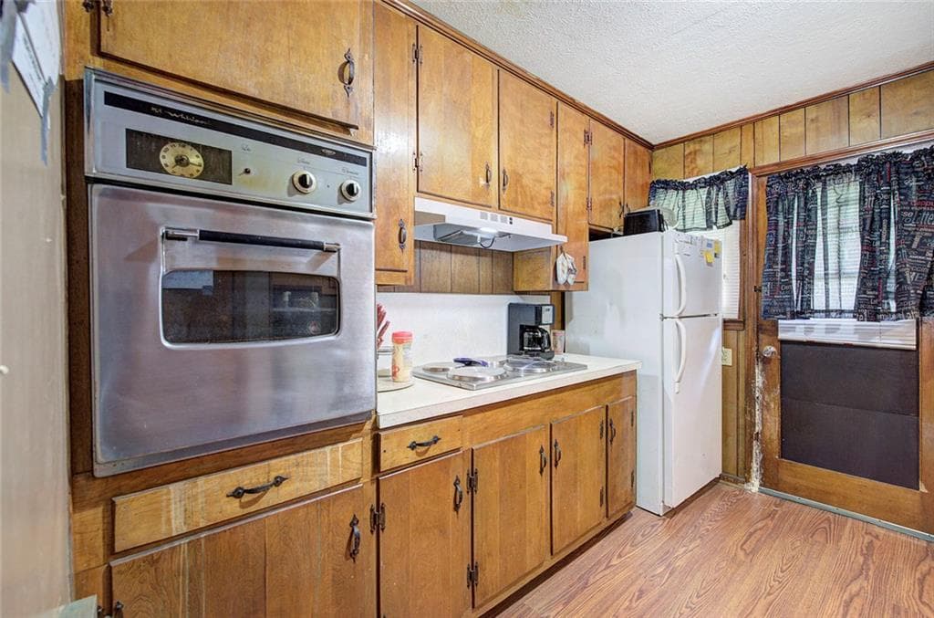 2 bedroom, 2 bathroom, 1,495 sq ft single family residence for sale at 105 Meadow Lane, Cartersville, GA 30120 — photo 4