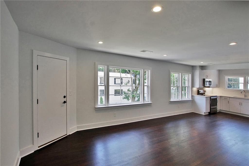 2 bedroom, 2 bathroom, 827 sq ft condominium for sale at 99 Peachtree Memorial Drive C2, Atlanta, GA 30309 — photo 7