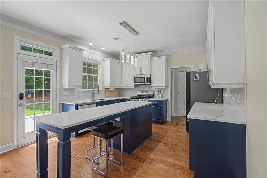 4 bedroom, 3 bathroom, 2,534 sq ft single family residence under contract at 5398 Vinings Lake View, Mableton, GA 30126 — photo 7