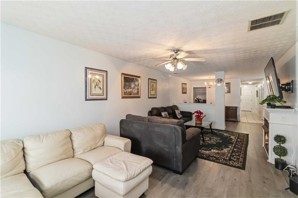 3 bedroom, 3 bathroom, 2,049 sq ft townhouse for sale at 342 Tara Commons Circle, Loganville, GA 30052 — photo 10