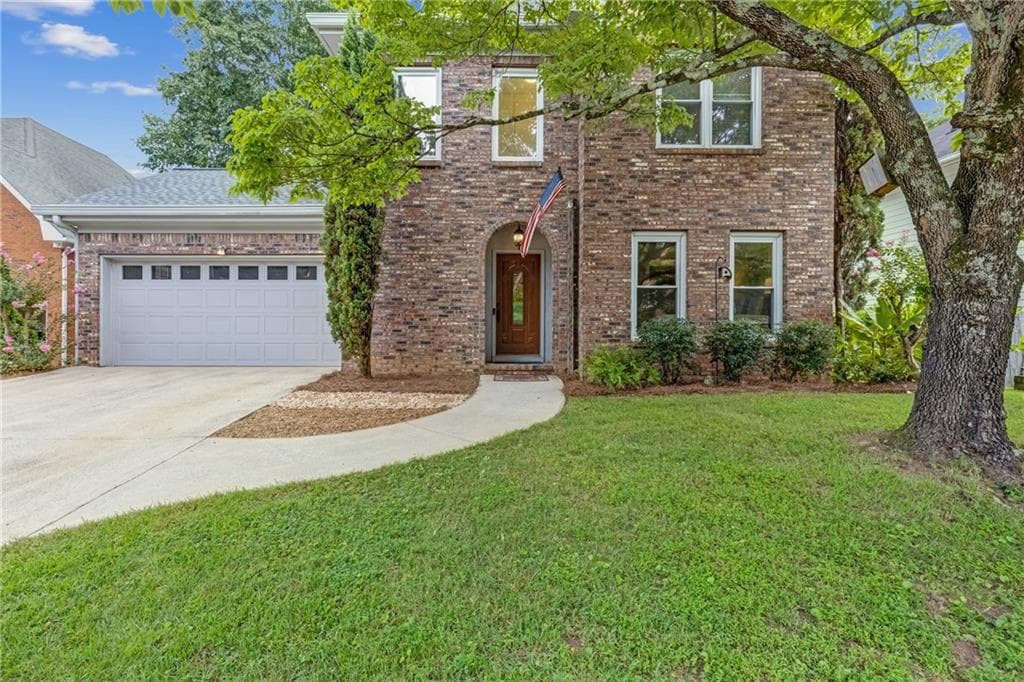4 bedroom, 4 bathroom, 2,976 sq ft single family residence under contract at 2116 Heritage Heights, Decatur, GA 30033 — photo 3
