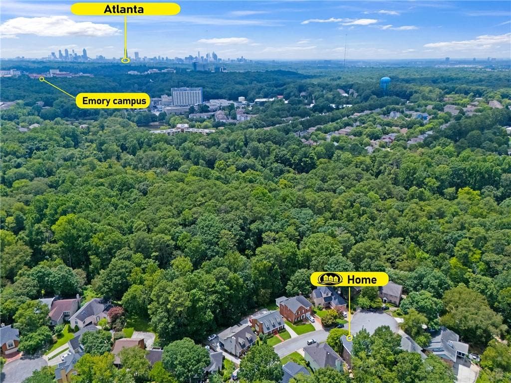 4 bedroom, 4 bathroom, 2,976 sq ft single family residence under contract at 2116 Heritage Heights, Decatur, GA 30033 — photo 2