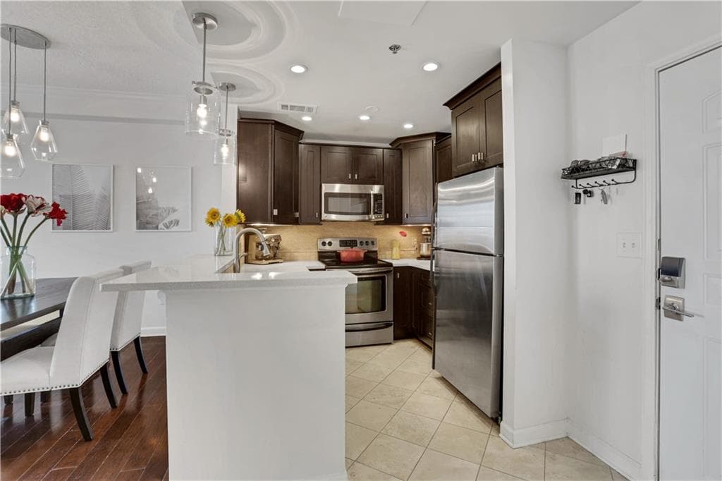 1 bedroom, 1 bathroom, 764 sq ft condominium for sale at 1101 Juniper Street 1012, Atlanta, GA 30309 — photo 6