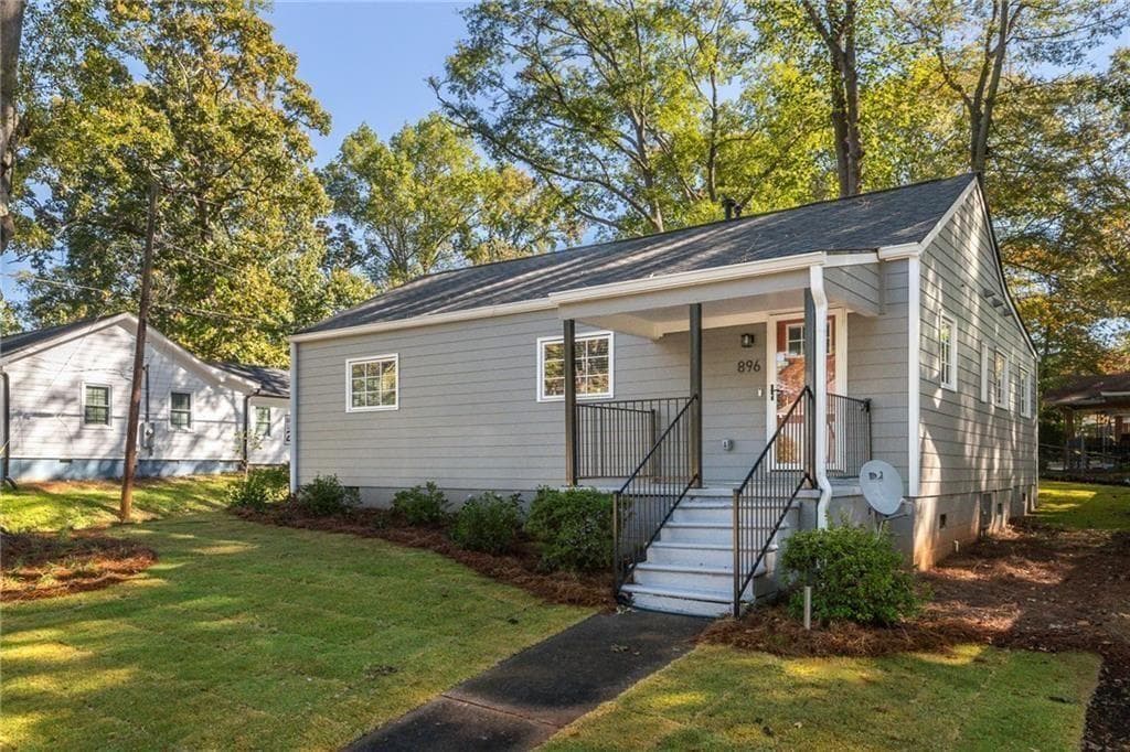 3 bedroom, 2 bathroom, 1,100 sq ft single family residence for rent at 896 Oakland Drive, Atlanta, GA 30310 for $2,000 a month — photo 2