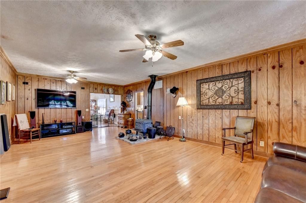 3 bedroom, 2 bathroom, 2,423 sq ft single family residence for sale at 1889 Ridgedale Drive, Snellville, GA 30078 — photo 6