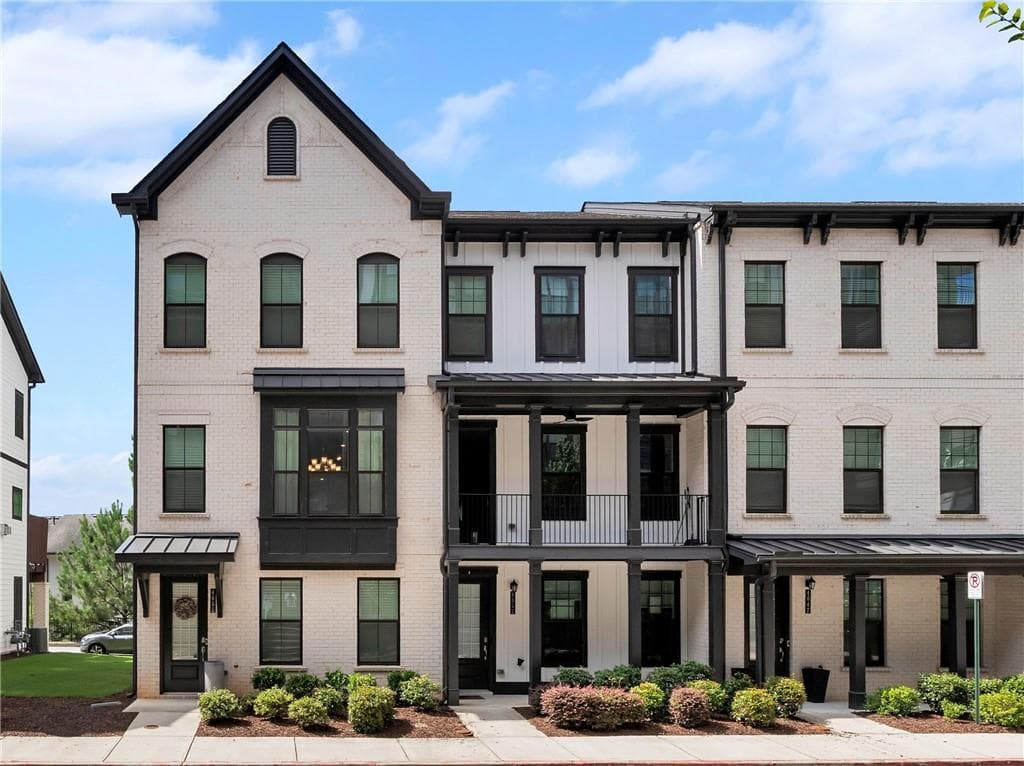 3 bedroom, 4 bathroom, 2,200 sq ft townhouse for sale at 4655 Eddibunn Drive, Smyrna, GA 30080