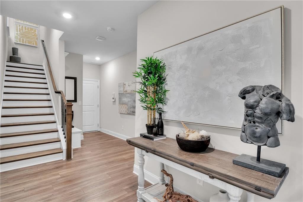 3 bedroom, 4 bathroom, 2,200 sq ft townhouse for sale at 4655 Eddibunn Drive, Smyrna, GA 30080 — photo 3