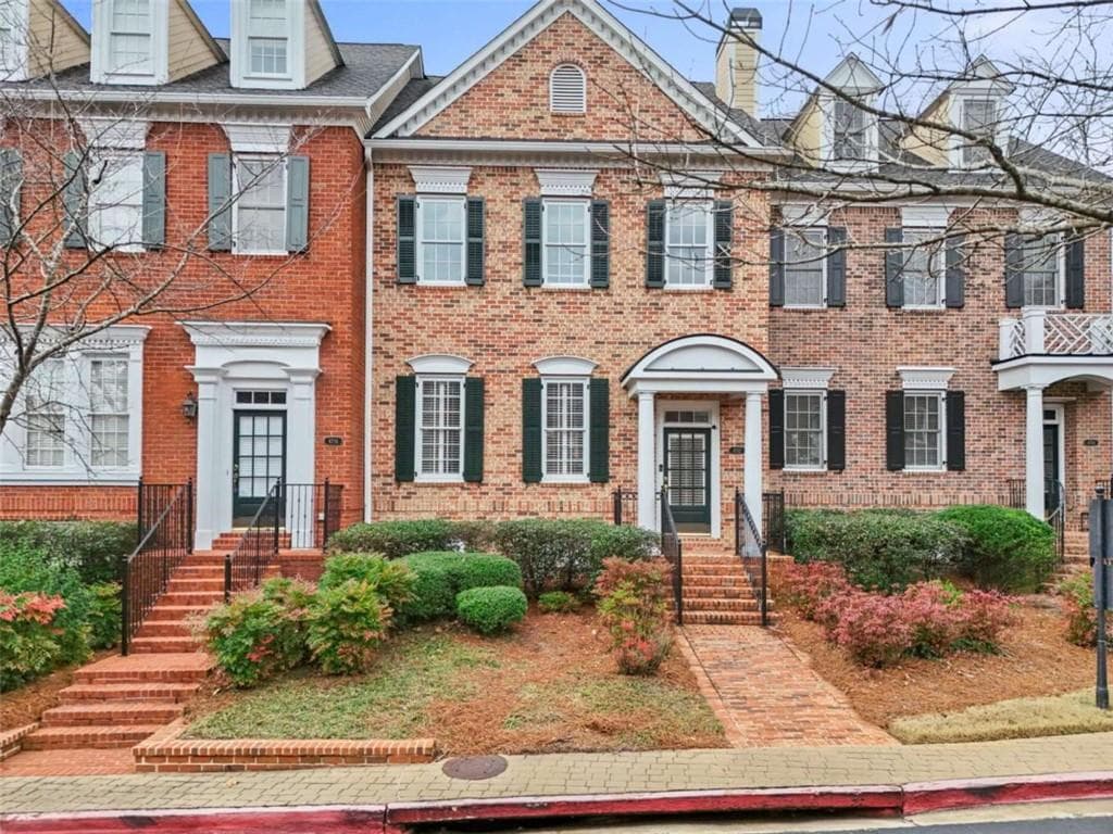 5 bedroom, 4 bathroom, 3,224 sq ft townhouse for sale at 4712 Ivy Ridge Drive, Atlanta, GA 30339