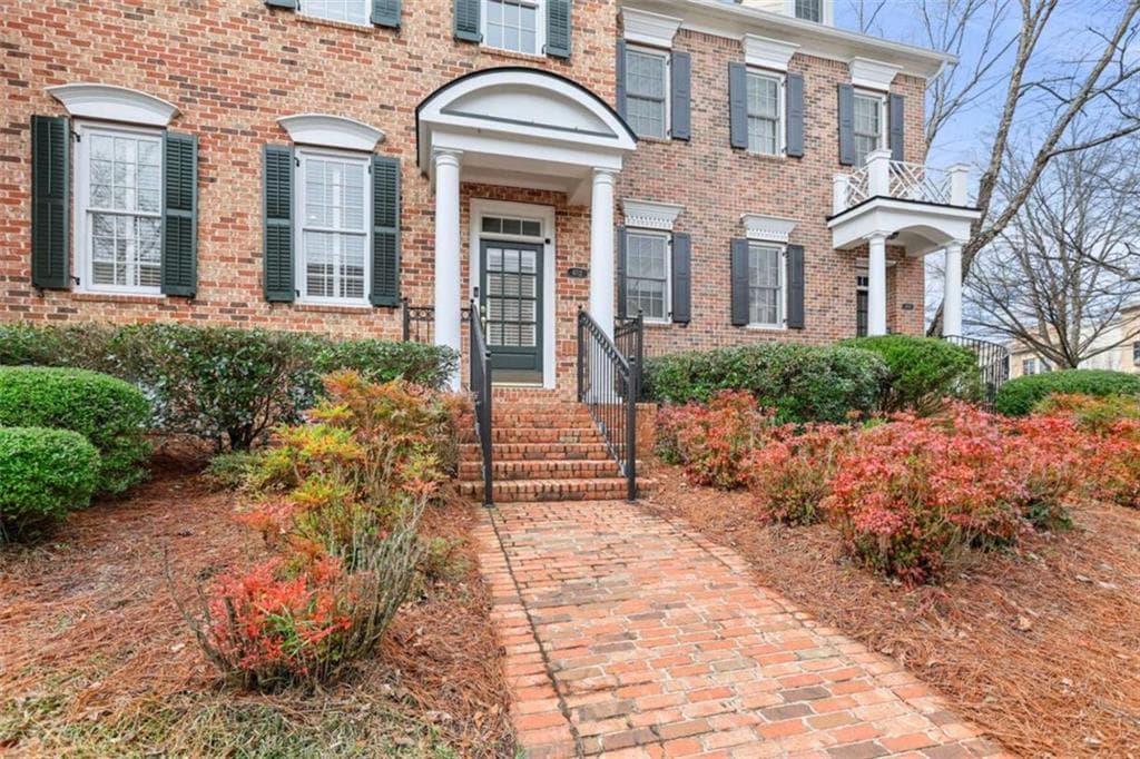 5 bedroom, 4 bathroom, 3,224 sq ft townhouse for sale at 4712 Ivy Ridge Drive, Atlanta, GA 30339 — photo 3
