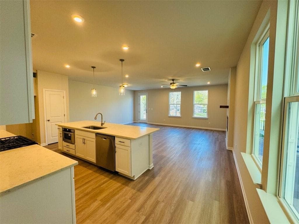 3 bedroom, 3 bathroom, 2,038 sq ft townhouse for rent at 4645 Amethyst Cove, Kennesaw, GA 30144 for $2,790 a month — photo 3
