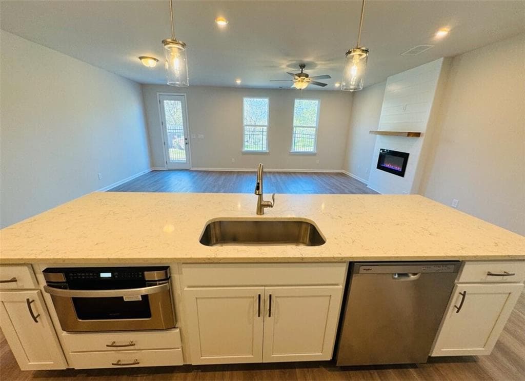 3 bedroom, 3 bathroom, 2,038 sq ft townhouse for rent at 4645 Amethyst Cove, Kennesaw, GA 30144 for $2,790 a month — photo 6