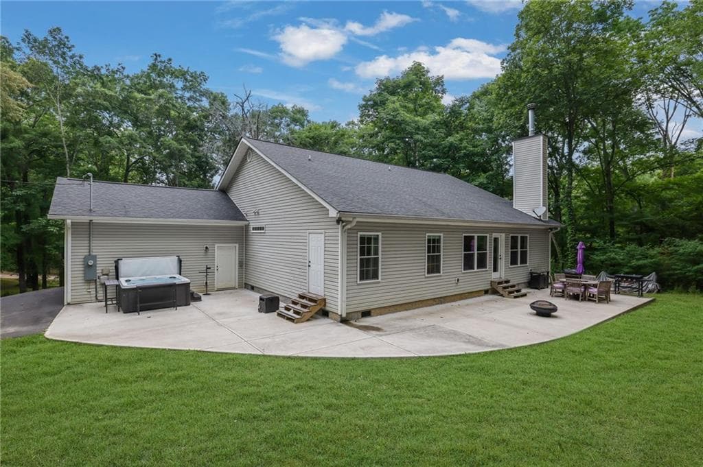 4 bedroom, 2 bathroom, 2,329 sq ft single family residence for sale at 16 Allatoona Woods Trail, Acworth, GA 30102 — photo 5