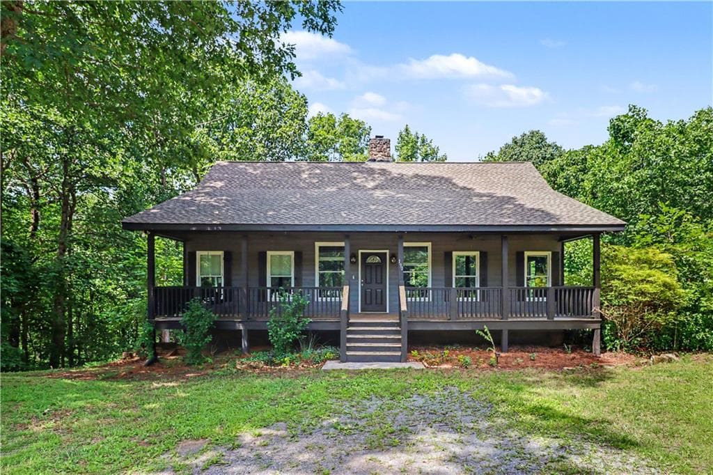 3 bedroom, 4 bathroom, 2,638 sq ft single family residence for sale at 190 Poplar Drive, Jasper, GA 30143 — photo 1 of 38