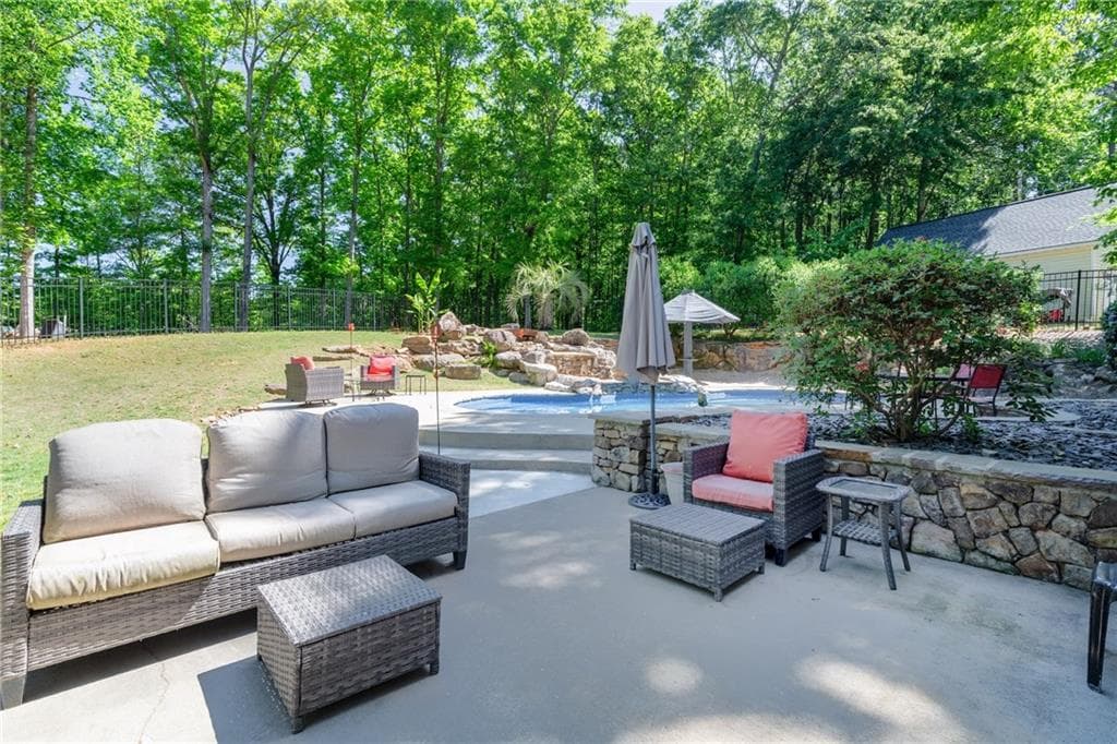 3 bedroom, 3 bathroom, 1,987 sq ft single family residence under contract at 95 Tyler Woods Drive, Sharpsburg, GA 30277 — photo 4