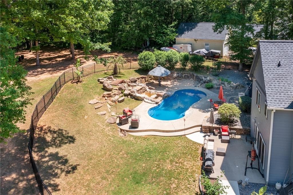 3 bedroom, 3 bathroom, 1,987 sq ft single family residence under contract at 95 Tyler Woods Drive, Sharpsburg, GA 30277 — photo 6