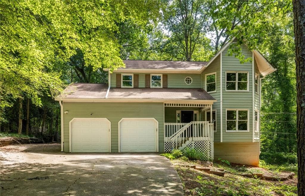 3 bedroom, 3 bathroom, 2,036 sq ft single family residence sold at 661 Allana Court, Stone Mountain, GA 30087