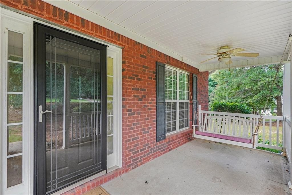 3 bedroom, 3 bathroom, 2,990 sq ft single family residence for sale at 306 Park Chase Court, Griffin, GA 30224 — photo 4
