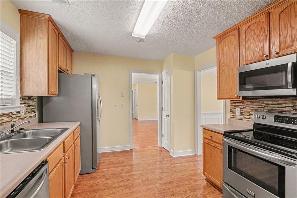 3 bedroom, 3 bathroom, 2,990 sq ft single family residence for sale at 306 Park Chase Court, Griffin, GA 30224 — photo 10