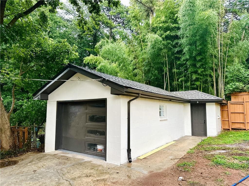 3 bedroom, 2 bathroom, 1,348 sq ft single family residence for sale at 4499 Lawrenceville Highway, Tucker, GA 30084 — photo 4