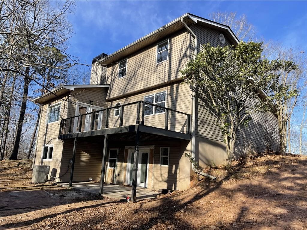 3 bedroom, 4 bathroom, 2,854 sq ft single family residence for rent at 3492 Point View Circle, Gainesville, GA 30506 for $3,200 a month — photo 2
