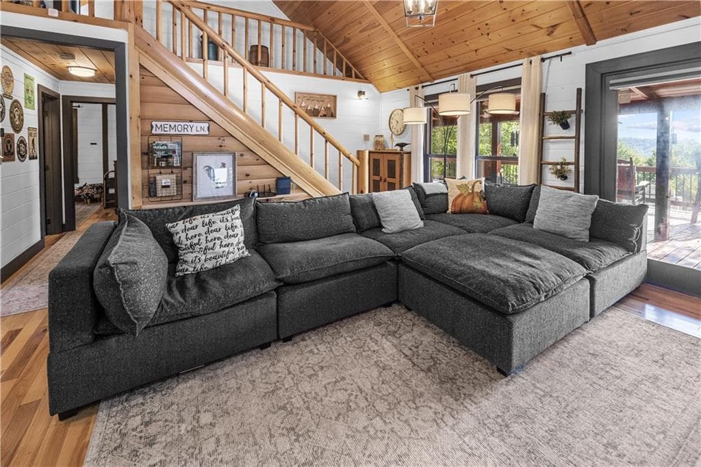 5 bedroom, 3 bathroom, 2,268 sq ft single family residence under contract at 832 Scenic Mountain View Road, Blue Ridge, GA 30513 — photo 6