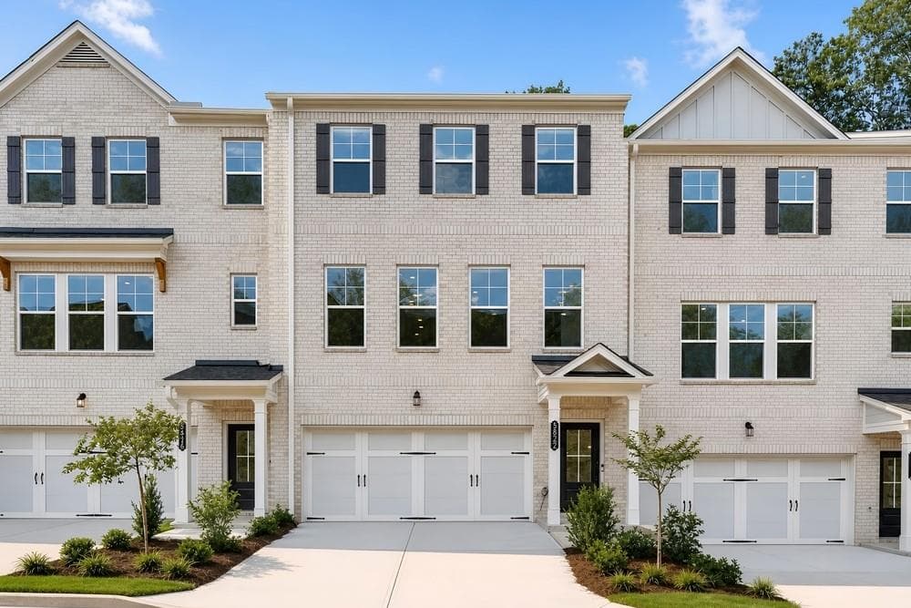 3 bedroom, 4 bathroom, 1,967 sq ft townhouse for sale at 5822 Schelton Place, Mableton, GA 30126