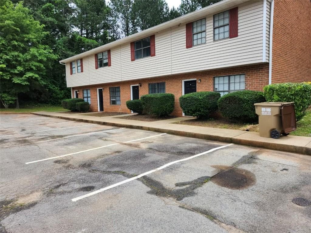 quadruplex for sale at 3743 Oakwood Hills Drive, Oakwood, GA 30566