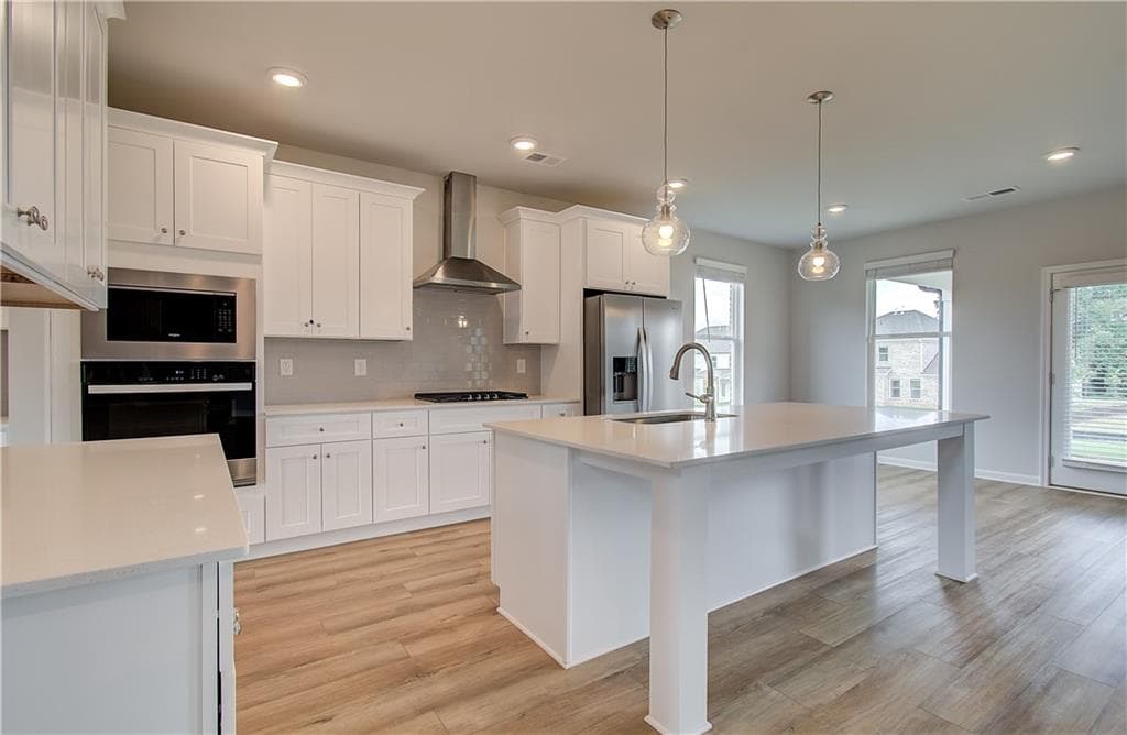 5 bedroom, 5 bathroom, 3,823 sq ft single family residence for sale at 708 Ripple End, Hampton, GA 30228 — photo 7