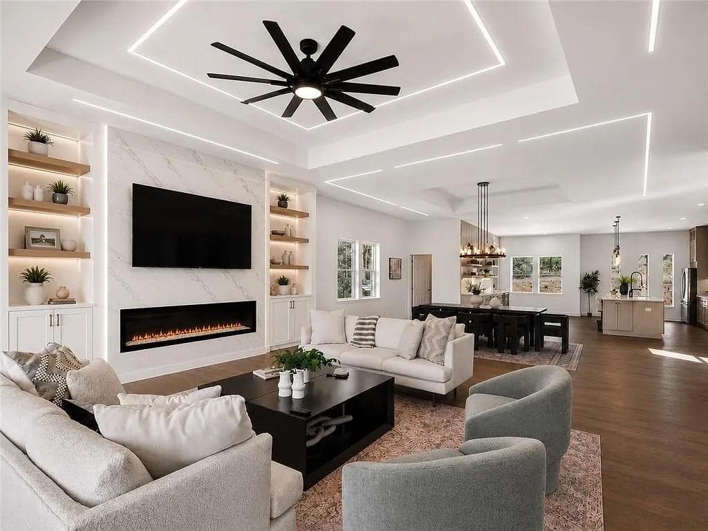 5 bedroom, 5 bathroom, 4,229 sq ft single family residence for sale at 120 N Gwinnett Street, Buford, GA 30518 — photo 2
