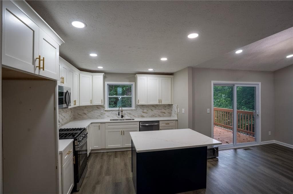 4 bedroom, 3 bathroom, 2,052 sq ft single family residence for sale at 4318 Buckingham Place, Duluth, GA 30096 — photo 5