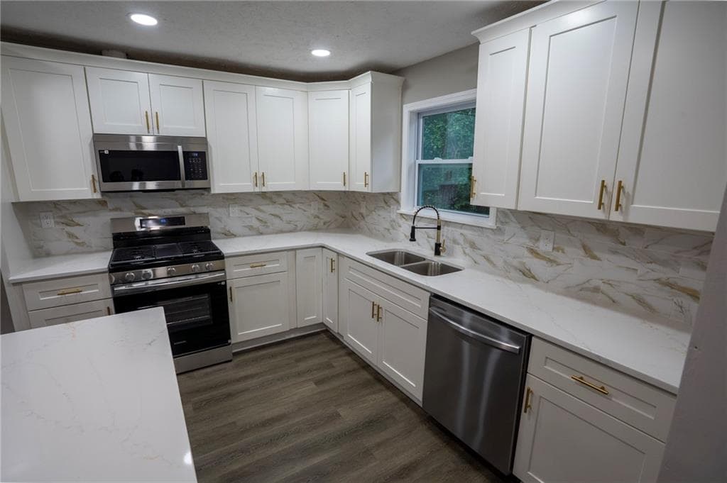 4 bedroom, 3 bathroom, 2,052 sq ft single family residence for sale at 4318 Buckingham Place, Duluth, GA 30096 — photo 6