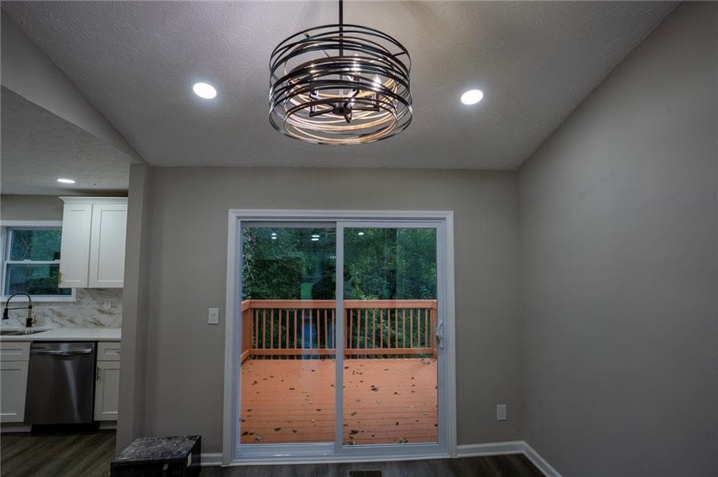 4 bedroom, 3 bathroom, 2,052 sq ft single family residence for sale at 4318 Buckingham Place, Duluth, GA 30096 — photo 9