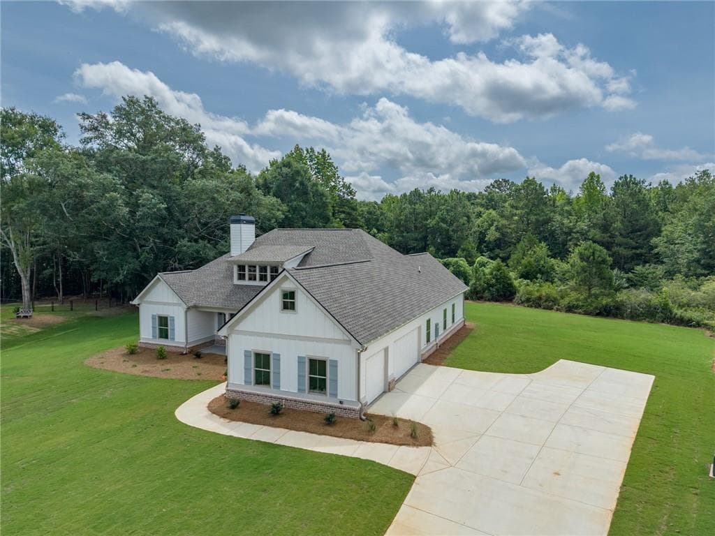 4 bedroom, 3 bathroom, 2,283 sq ft single family residence under contract at 347 Woodfin Way, Social Circle, GA 30025 — photo 3