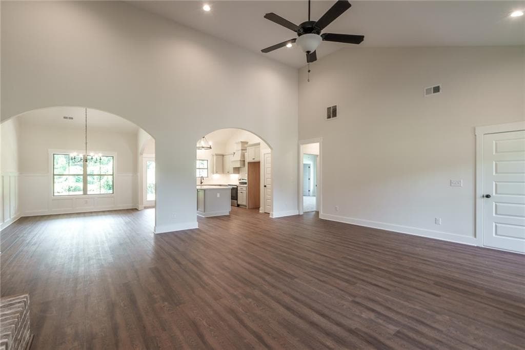 4 bedroom, 3 bathroom, 2,283 sq ft single family residence under contract at 347 Woodfin Way, Social Circle, GA 30025 — photo 8