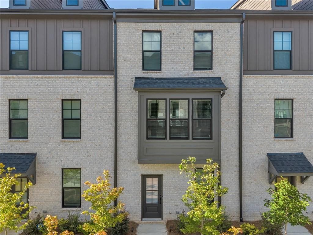 4 bedroom, 4 bathroom, 1,920 sq ft townhouse for sale at 437 Breccia Run, Mcdonough, GA 30253