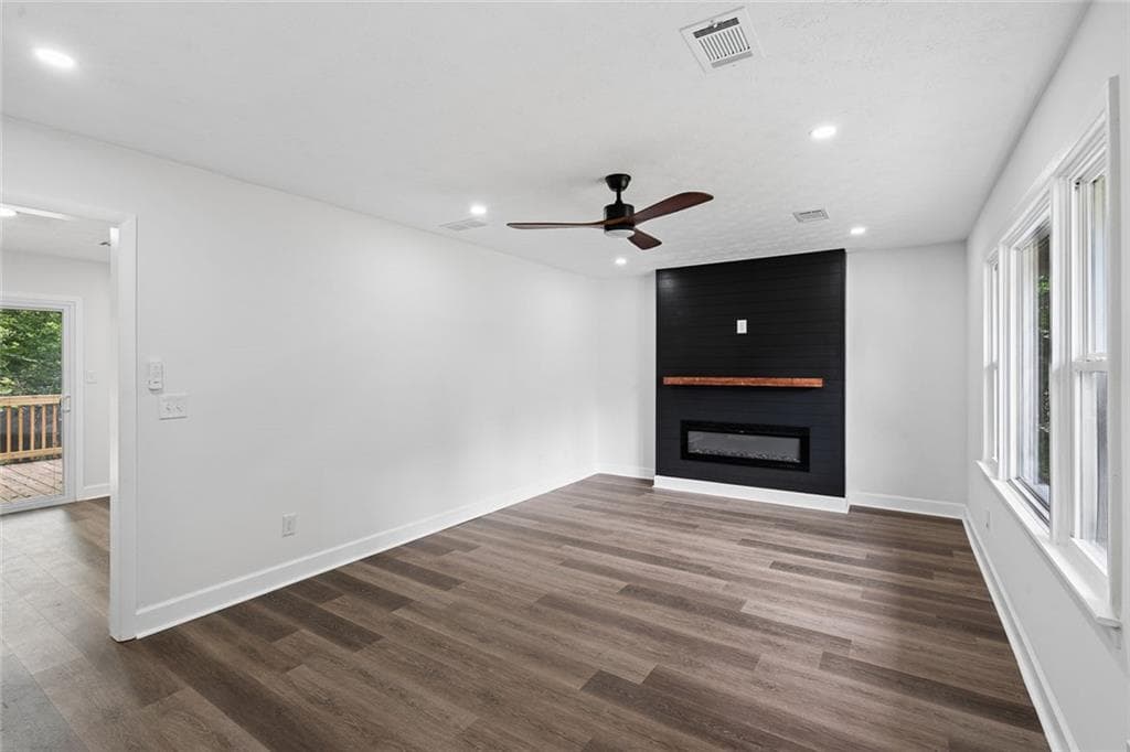 3 bedroom, 3 bathroom, 1,509 sq ft single family residence for sale at 498 Queen Aliese Lane, Jonesboro, GA 30236 — photo 5