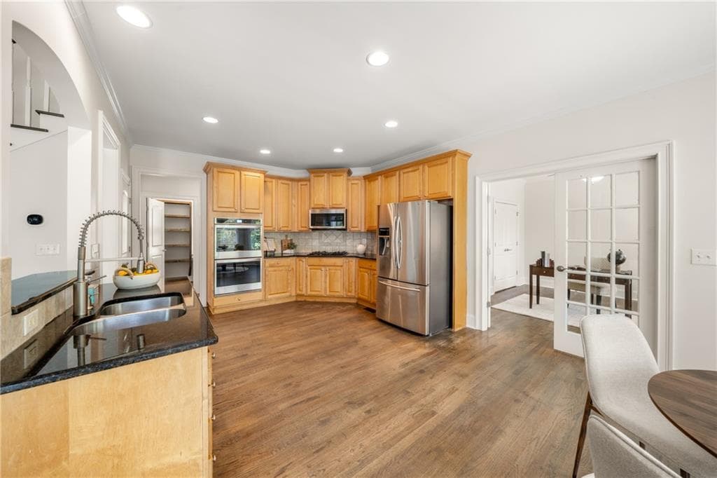 6 bedroom, 4 bathroom, 4,780 sq ft single family residence for sale at 8805 Saddle Trail, Ball Ground, GA 30107 — photo 9