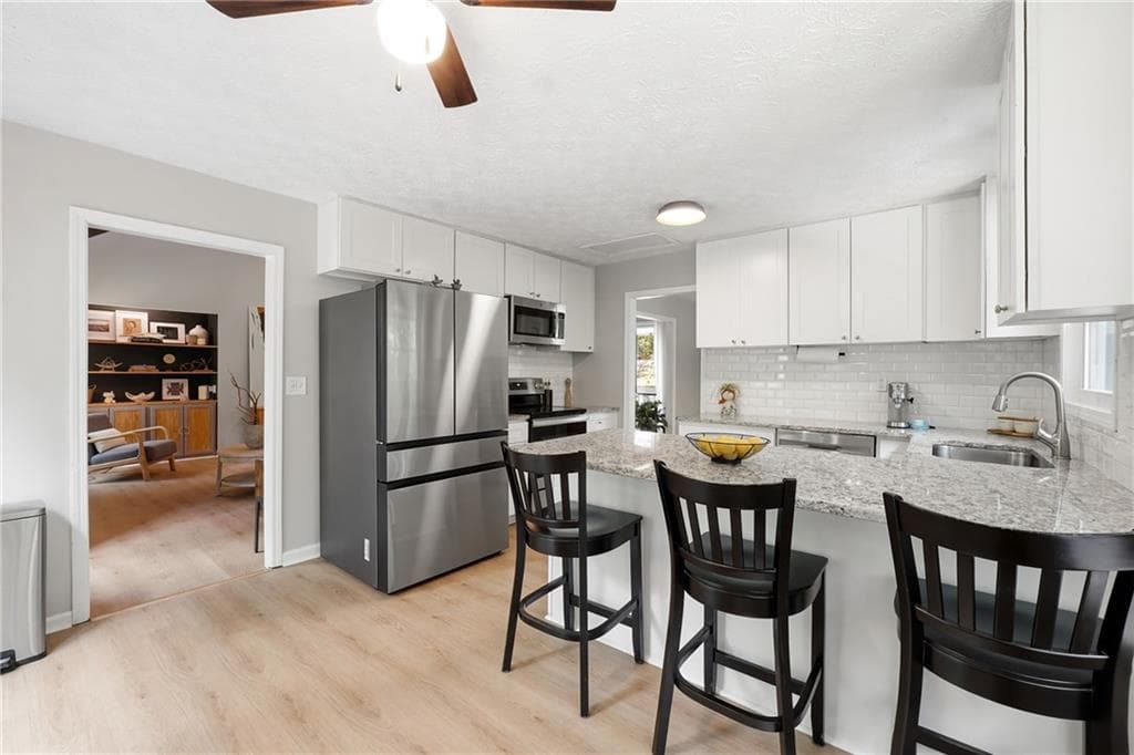 4 bedroom, 3 bathroom, 2,428 sq ft single family residence under contract at 3372 Woodrun Trail, Marietta, GA 30062 — photo 4